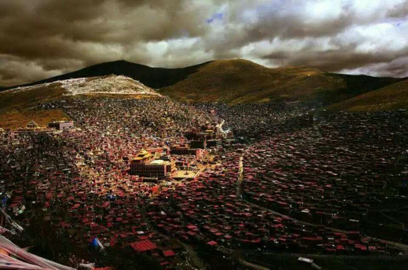 2016，緣起色達(圖1)