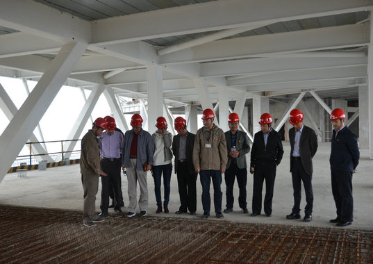 新疆生產(chǎn)建設兵團蒞臨領(lǐng)地·環(huán)球金融中心項目交流學習(圖3) 新疆生產(chǎn)建設兵團蒞臨領(lǐng)地·環(huán)球金融中心項目交流學習(圖3)