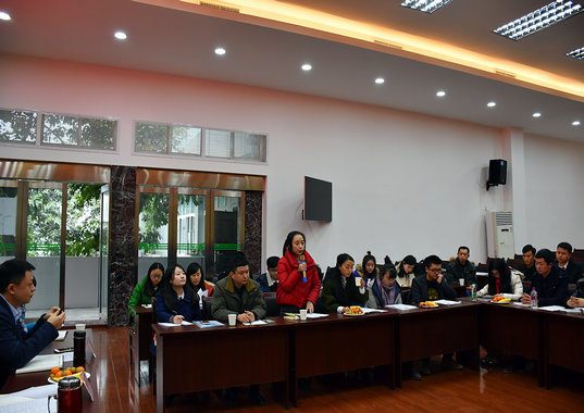 公司召開2015-2016年度導(dǎo)師帶徒座談會(huì)(圖2) 公司召開2015-2016年度導(dǎo)師帶徒座談會(huì)(圖2)