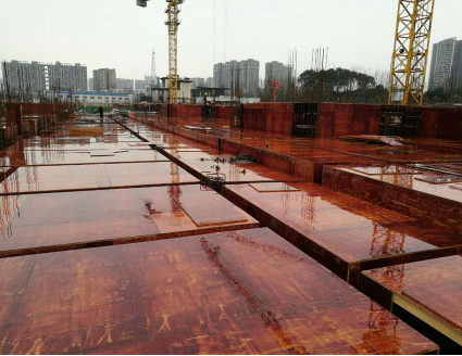 爭(zhēng)分奪秒 勇挑重?fù)?dān) 共同前行(圖1) 爭(zhēng)分奪秒 勇挑重?fù)?dān) 共同前行(圖1)