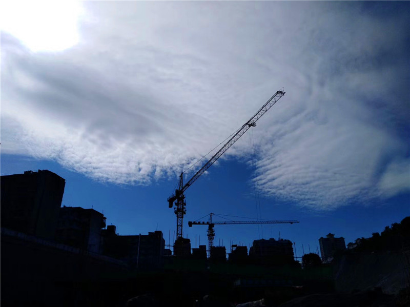 朝陽、晨曦、剪影與風(fēng)卷云舒(圖3)