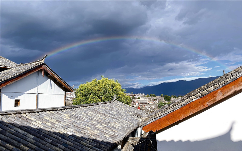 斑斕、七彩橋、草原、余輝(圖2)